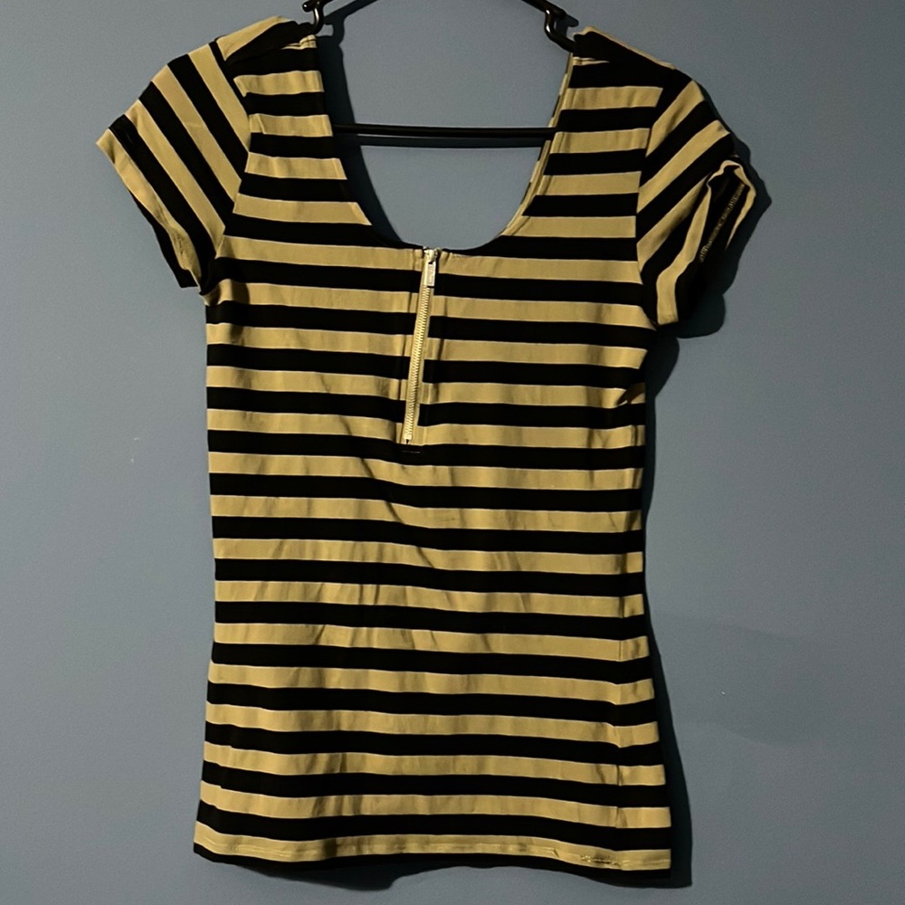 Striped Guess t-shirt size Medium